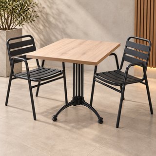Sillas y mesas de terraza en stock