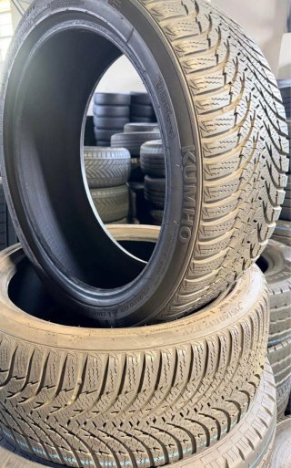 215/40/17 Kumho