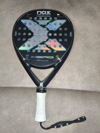 Pala de pádel Nox Hero
