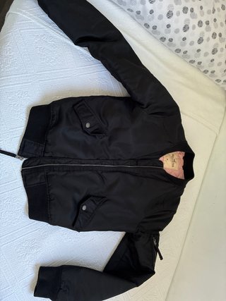 Cazadora bomber Hollister negra