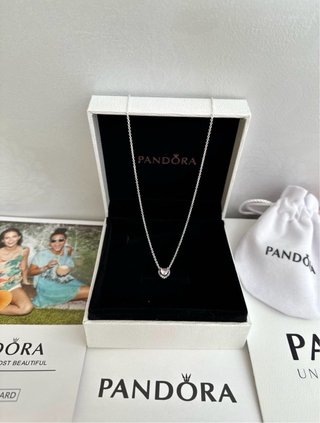 Collar Pandora de plata 925 con corazón rosa