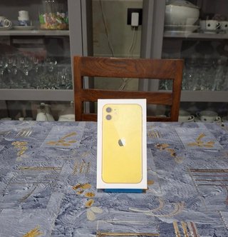 Scatola iPhone 11 Giallo