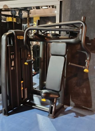 Máquina Press Pecho Technogym
