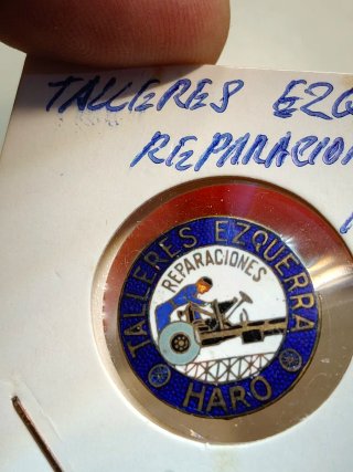 Insignia Talleres Ezquerra Haro