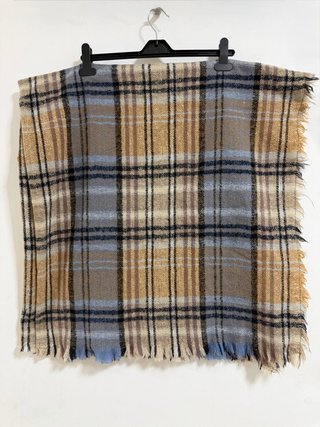 Bufanda de cuadros beige, azul y negro con flecos