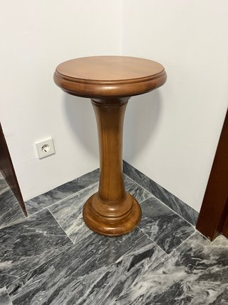 Mesita auxiliar de madera maciza