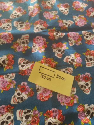 Retal de Tela de Algodón con Calaveras
