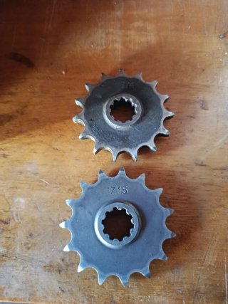 2 Piñones de salida Z15 para Rieju MR