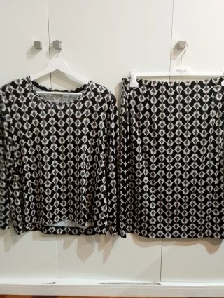 Conjunto Naulover Camiseta y Falda Talla 50