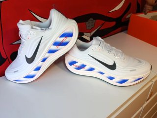 Zapatillas Nike Vomero Plus CM talla 48'5