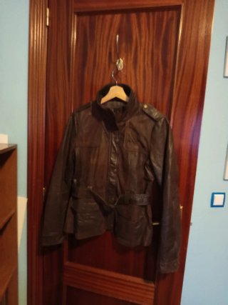 Cazadora Marrón piel de cabra,marca Stradivarius