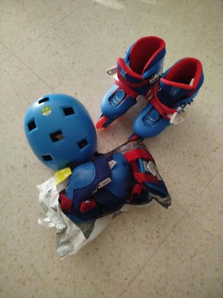 Set Patines, Protecciones y Casco Oxelo