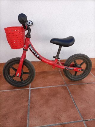 Bicicleta de equilibrio Sawyer Bikes roja