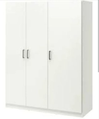 Armario Ikea DOMBAS 3 puertas de color blanco.