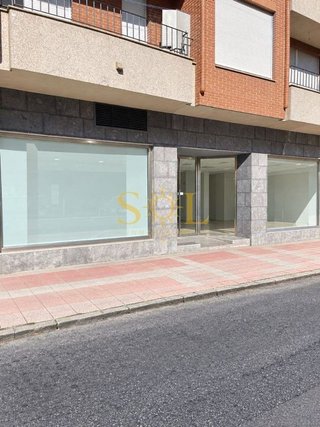 Local comercial en alquiler en La Chantría - La Lastra en León