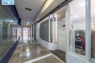 Local comercial en venta en Centro - Sagrario en Granada
