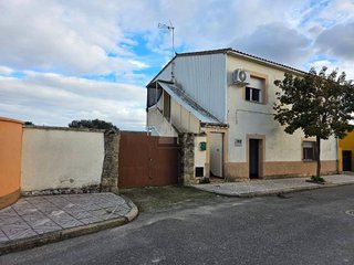 Casa adosada en venta en Tejeda de Tiétar
