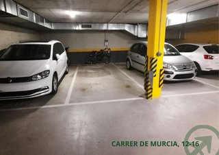 Garaje en alquiler en Navas en Barcelona