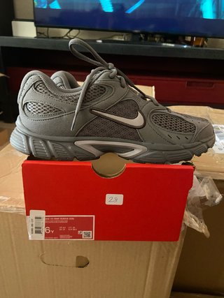 Zapatillas Nike V2K Run Suede Gris Talla 39