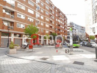 Local comercial en alquiler en O Berbés - Peniche en Vigo