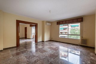 Piso en alquiler en Pajaritos - Plaza de Toros en Granada