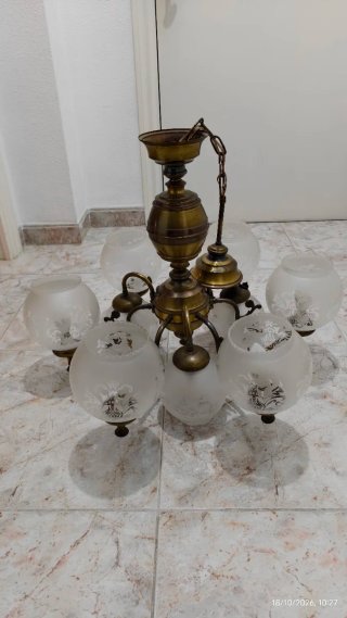 Lámpara de Bronce con 9 Tulipas de Cristal