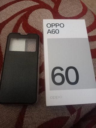 OPPO A60 con funda