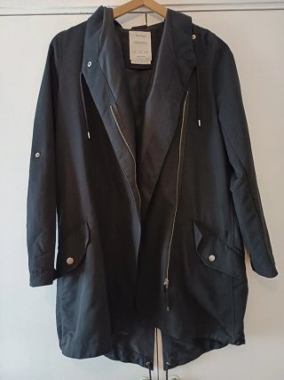Parka Negra Bershka