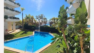 Piso en venta en Playa Bajadilla-Puertos en Marbella