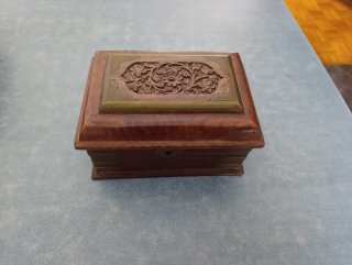 Caja de Madera Tallada