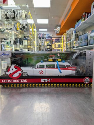Coche ECTO-1 Ghostbusters (1:24)