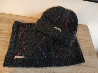 Conjunto de Gorro y Cuello Tintoretto