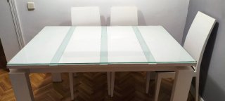Tavolo da pranzo con 6 sedie bianche