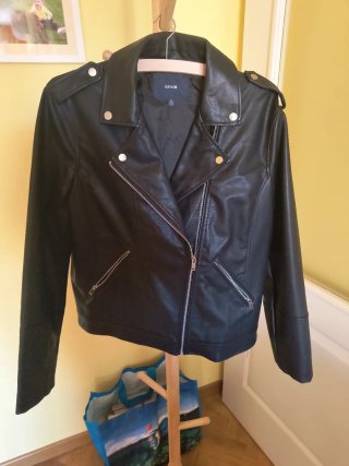 Cazadora de cuero negra Kiabi Talla XL