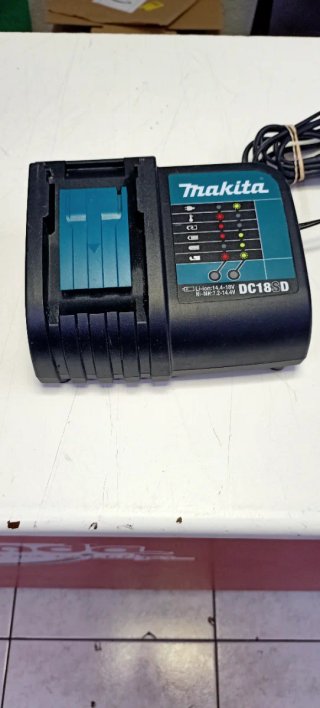 Cargador de Batería Makita DC18SD