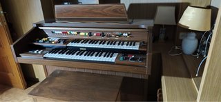 Órgano Yamaha de Madera