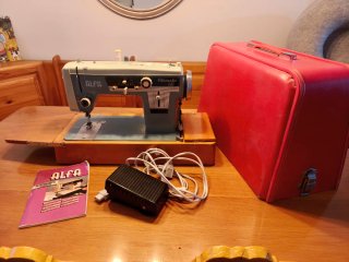 Máquina de coser Alfa Alfamatic 109