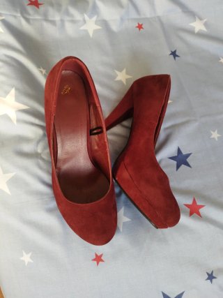 Zapatos salón tacón granate 40