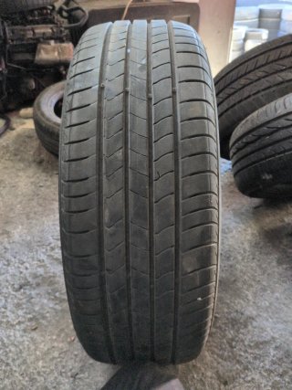 Neumático Kumho 215/60R17 96H