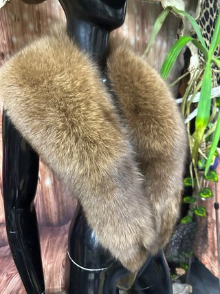 Collo di pelliccia marrone