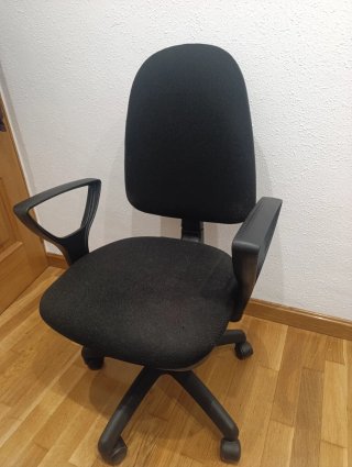 Silla de escritorio negra
