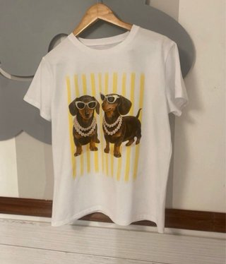 Camiseta Blanca con Estampado de Perros