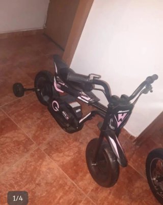 Moto eléctrica infantil