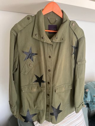 Chaqueta Militar Violeta Verde con Estrellas