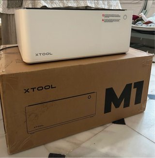 Máquina de corte y grabado xTool M1