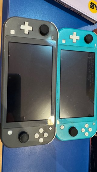 2 Consolas Nintendo Switch Lite sin imagen.