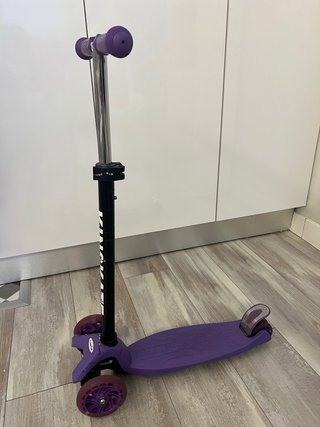 Patinete de 3 ruedas morado