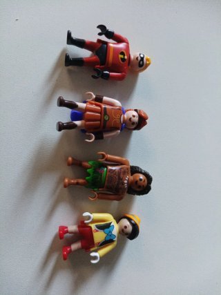Set de 4 figuras tipo Playmobil Disney