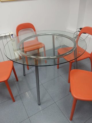 Mesa redonda de cristal