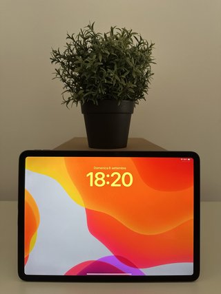 Apple iPad Pro 11 (1a Gen) 64GB Wi-Fi Argento